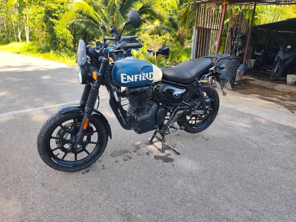 Royal Enfield Hunter 350 agile retro motorcycle perfect for Krabi roads